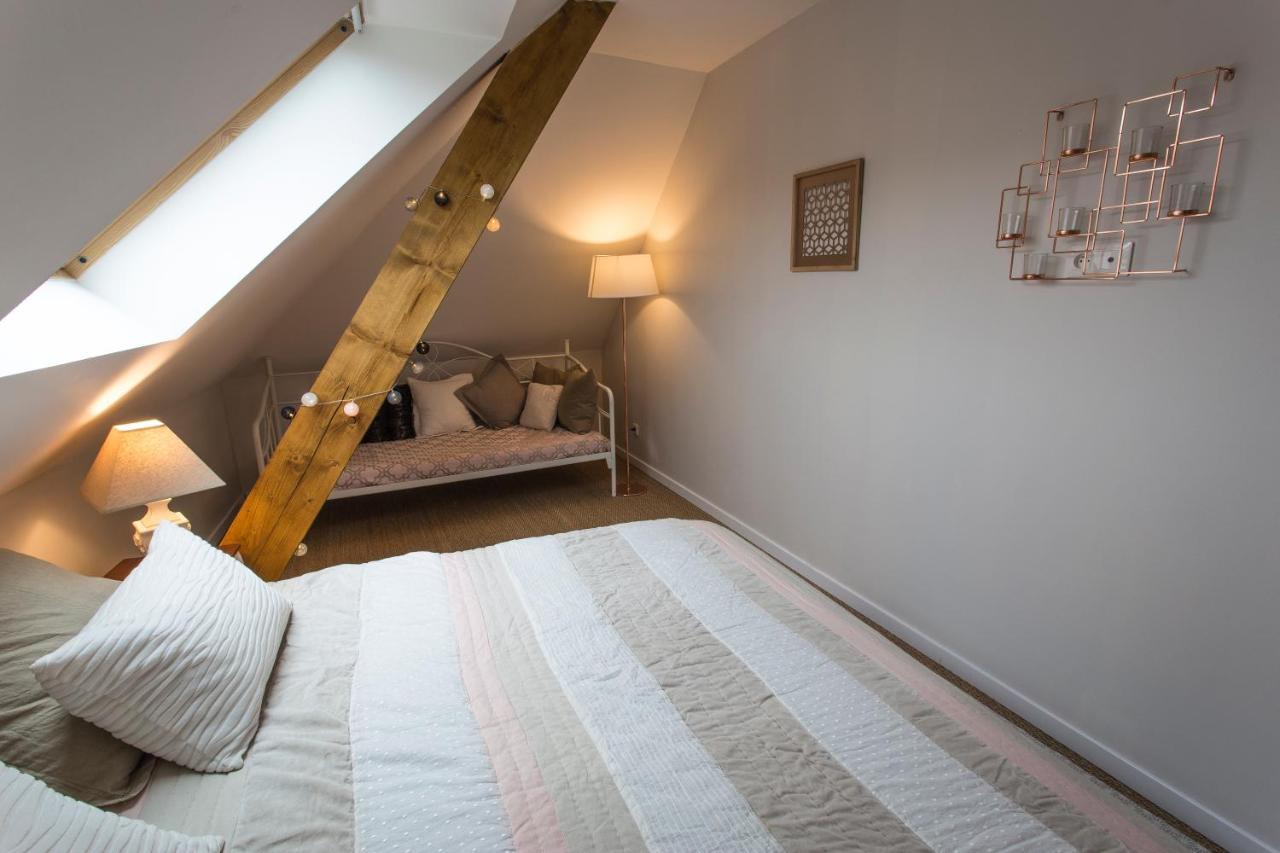 Meubles De Tourisme Griotte Et Cannelle Lägenhet Bergbieten Exteriör bild