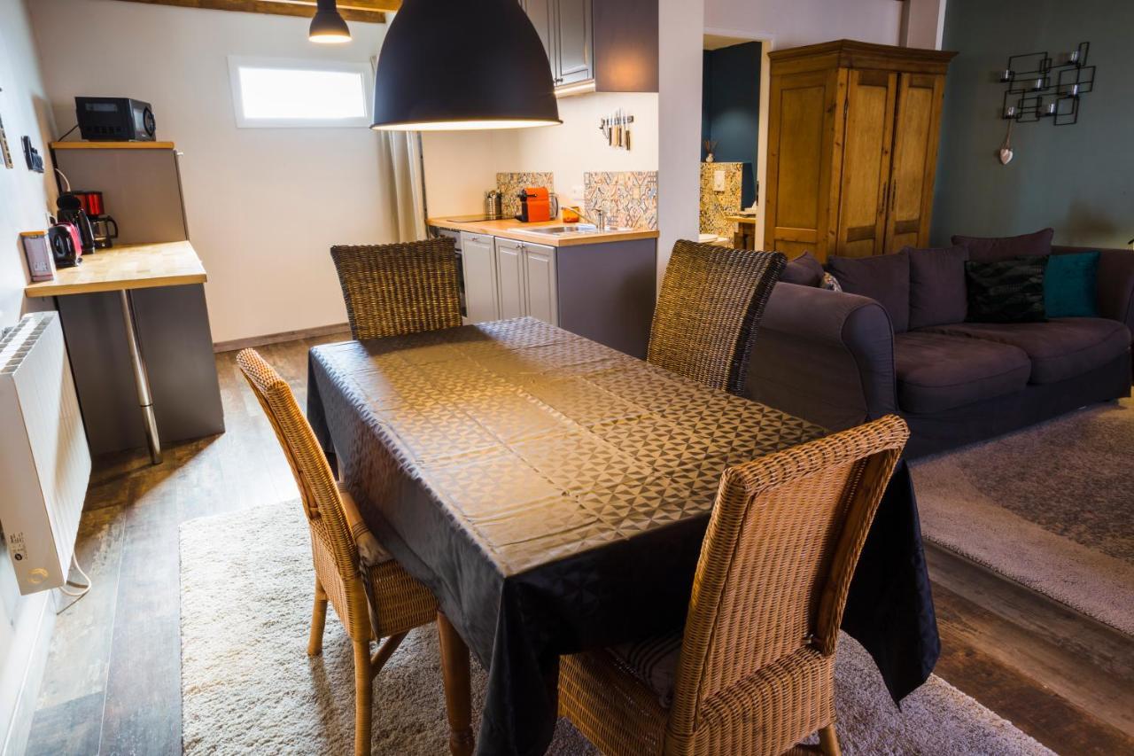 Meubles De Tourisme Griotte Et Cannelle Lägenhet Bergbieten Exteriör bild